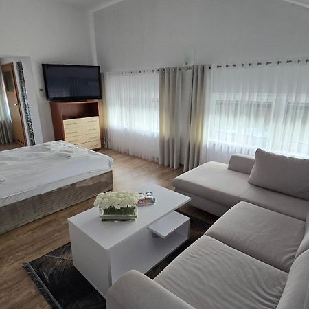 Motel Za Miedza Bralin Buitenkant foto
