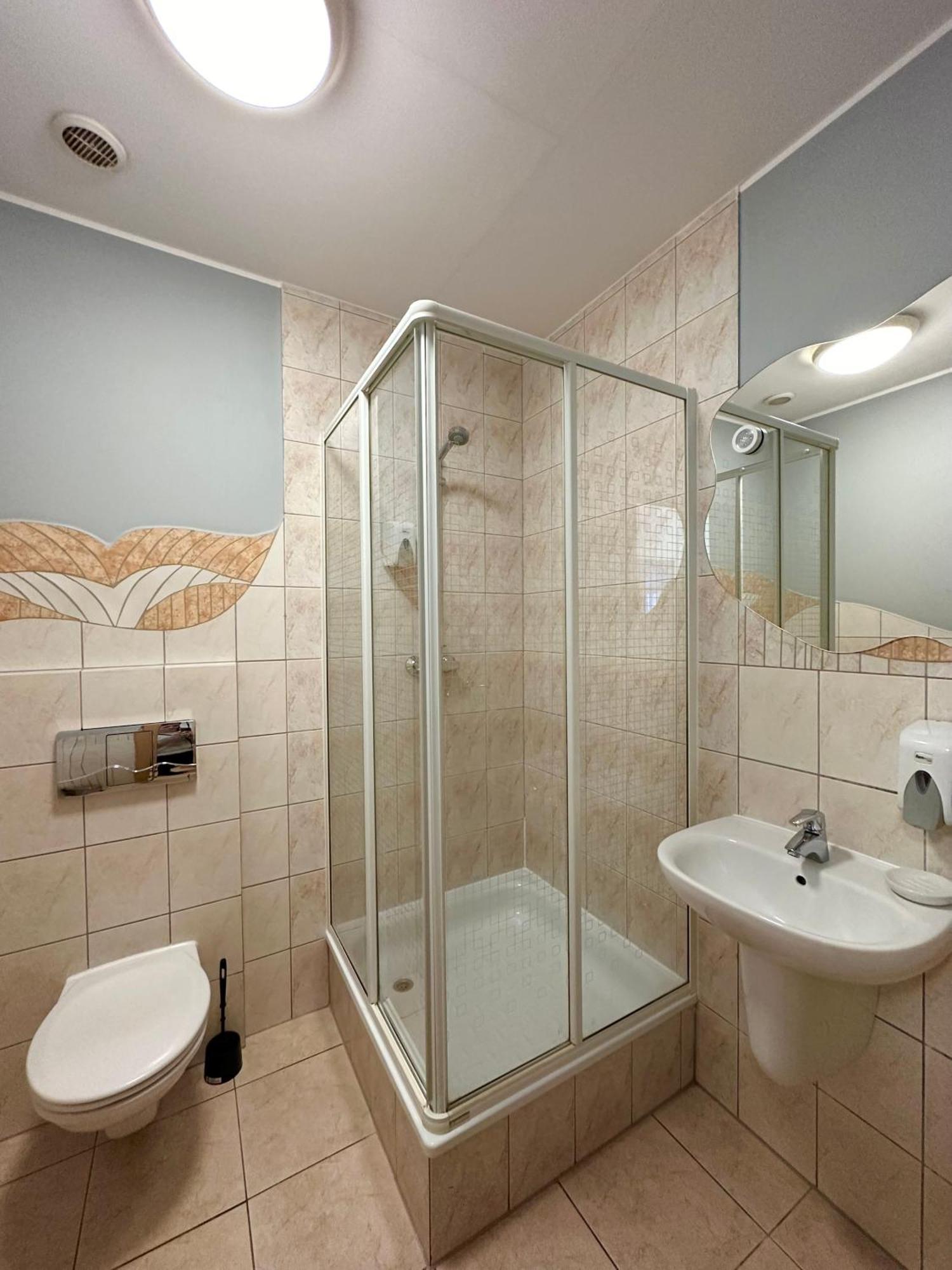 Motel Za Miedza Bralin Buitenkant foto
