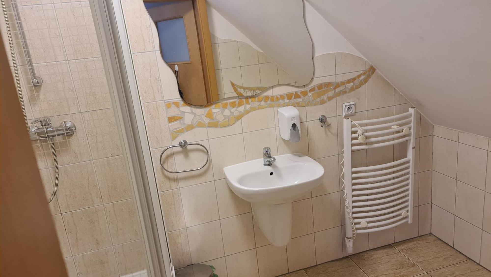 Motel Za Miedza Bralin Buitenkant foto