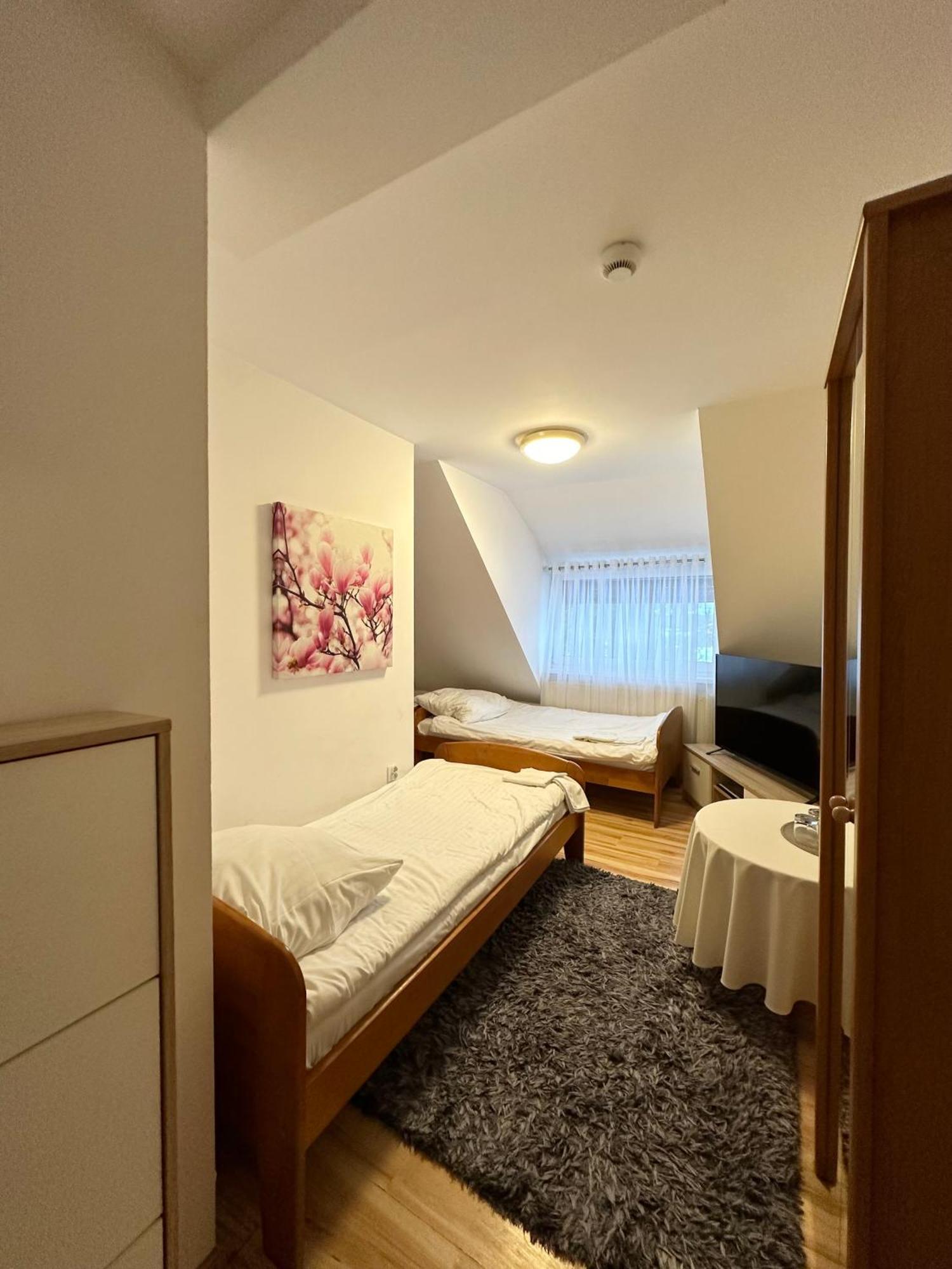 Motel Za Miedza Bralin Buitenkant foto