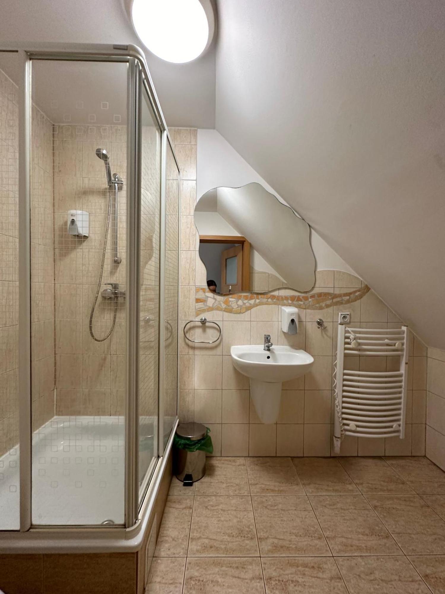 Motel Za Miedza Bralin Buitenkant foto