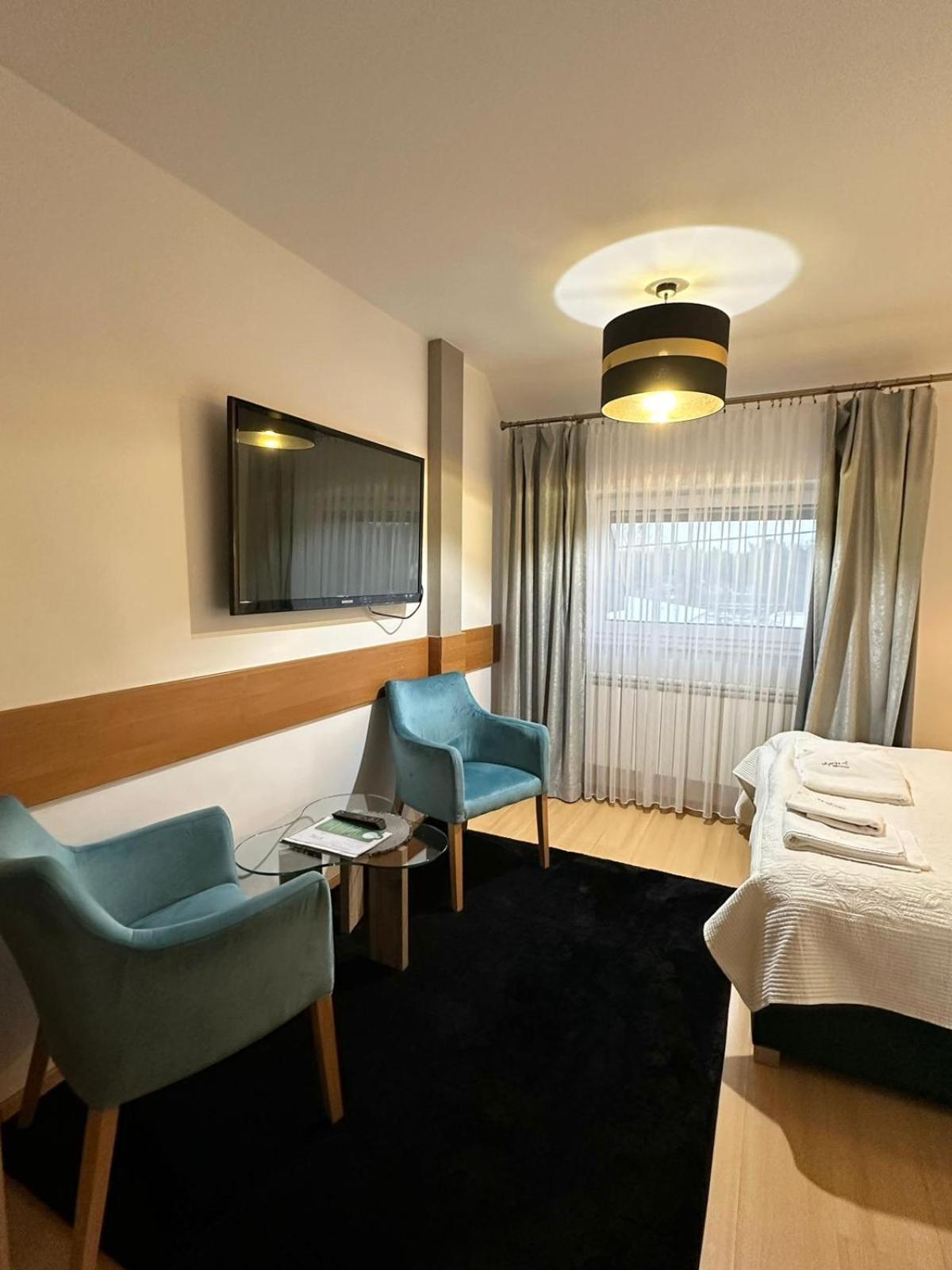 Motel Za Miedza Bralin Buitenkant foto
