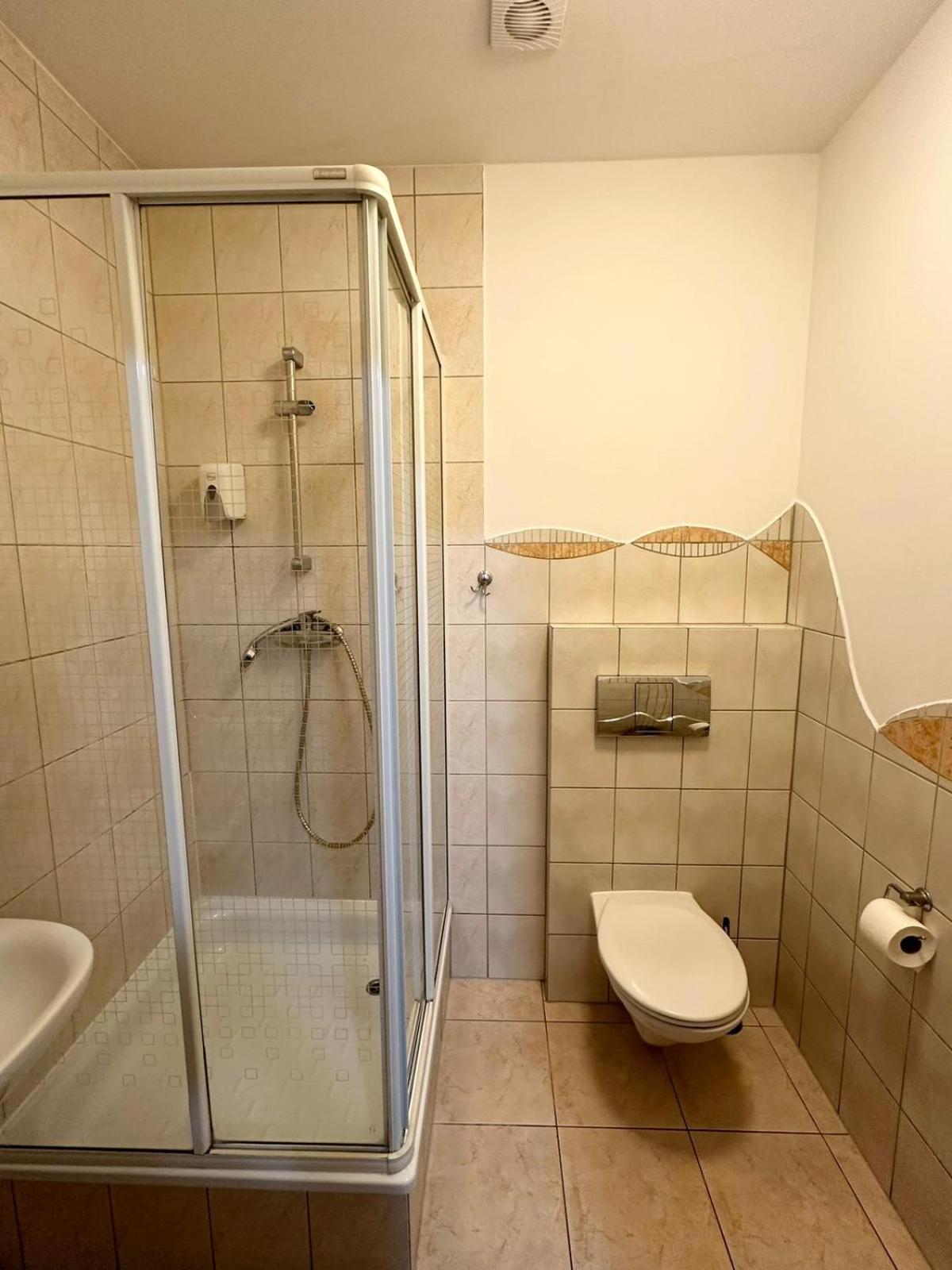 Motel Za Miedza Bralin Buitenkant foto