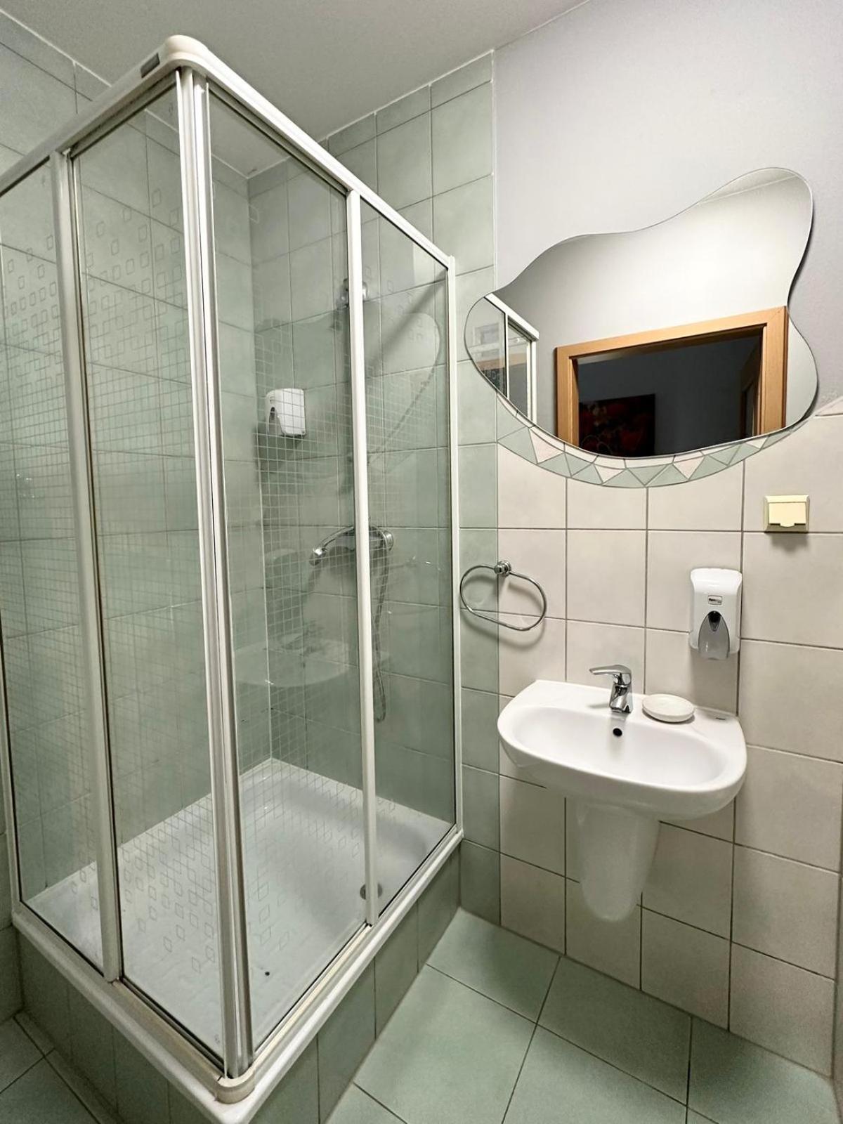 Motel Za Miedza Bralin Buitenkant foto